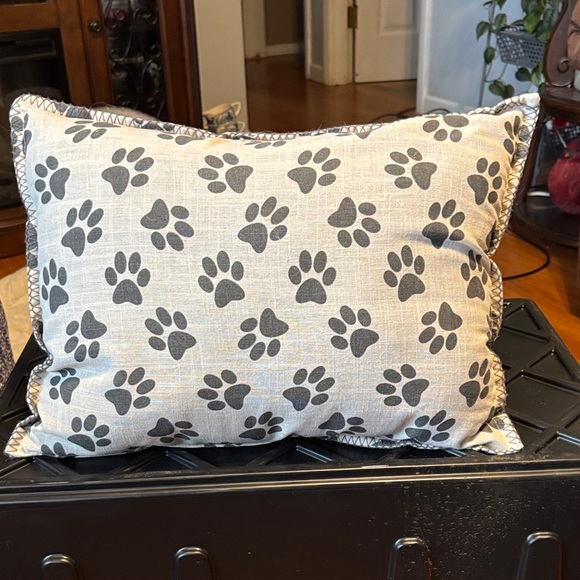 Better Homes And Gardens Gray and Cream Accent Pillow - Picture 2 of 2